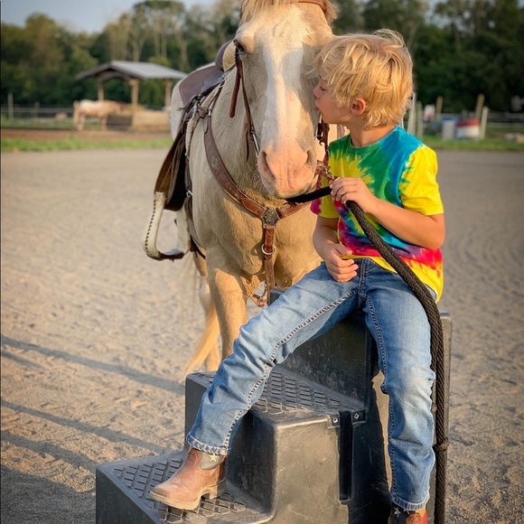 Welcome to my Closet! Thanks for stopping by. - Picture 14 of 17